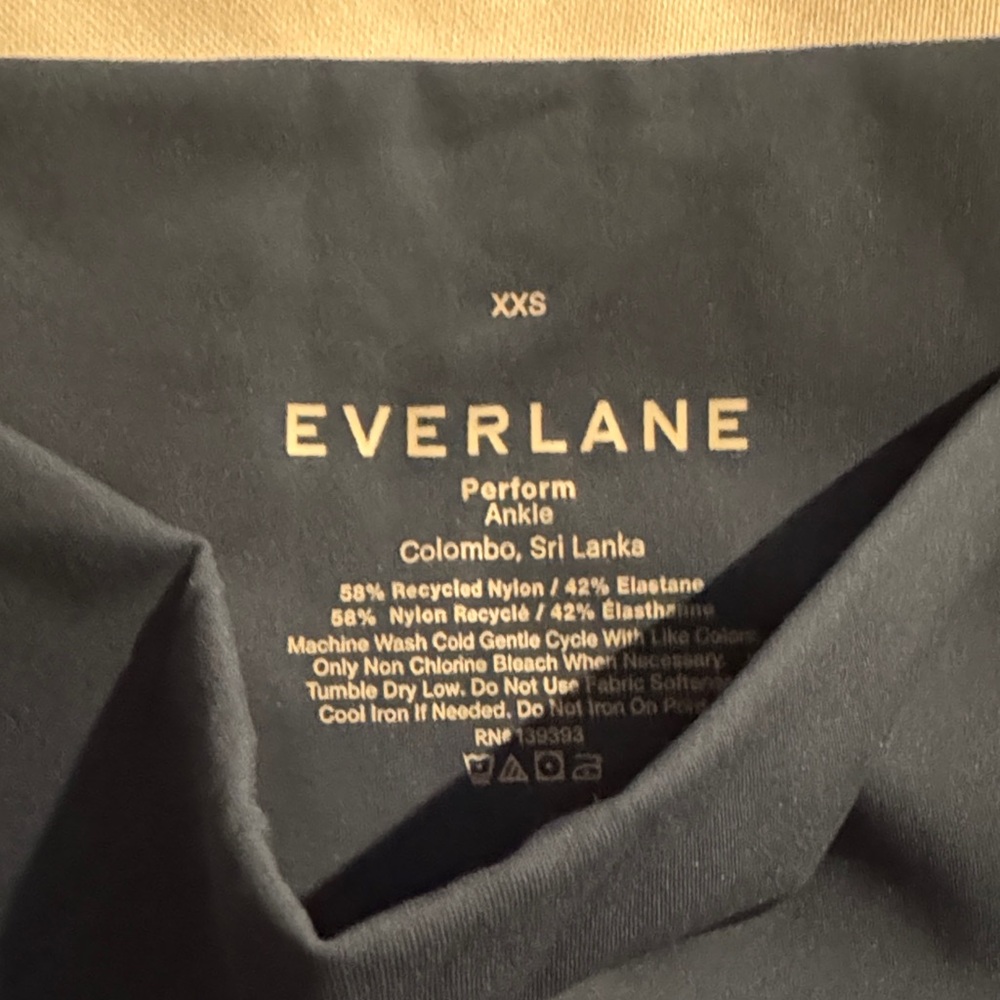 Everlane Navy High-Rise Perform 24/7 Leggings - Picture 3 of 5